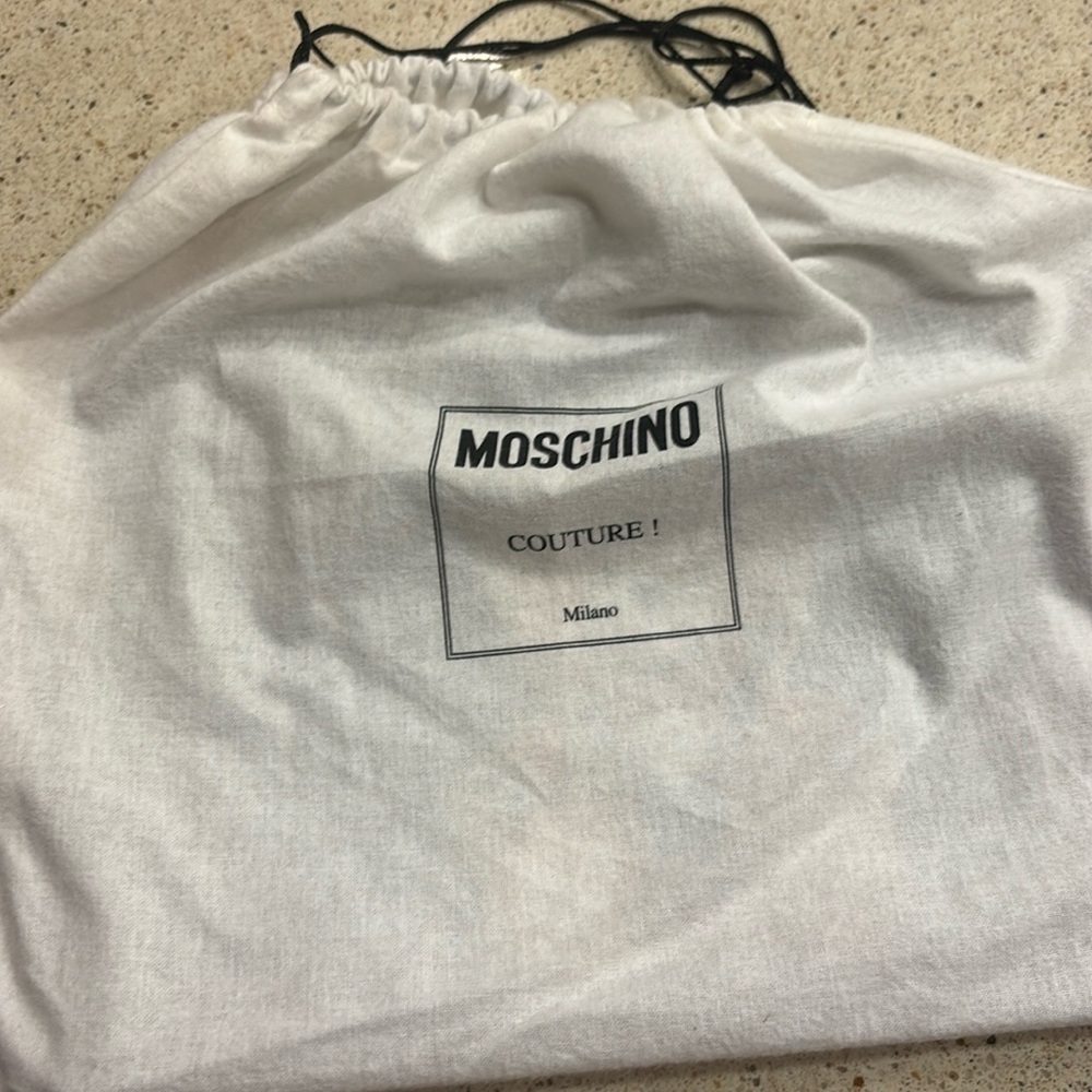 MOSCHINO
